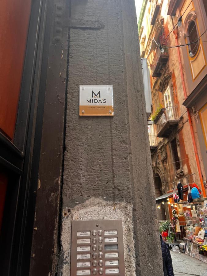 Mida's Boutique *
